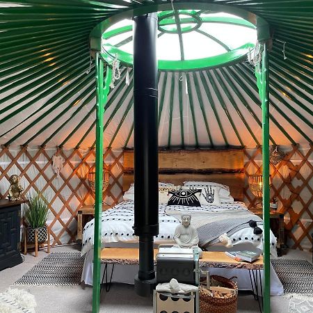 Отель O Dan Y Coed Luxury Yurt With Hot Tub Chwilog Экстерьер фото