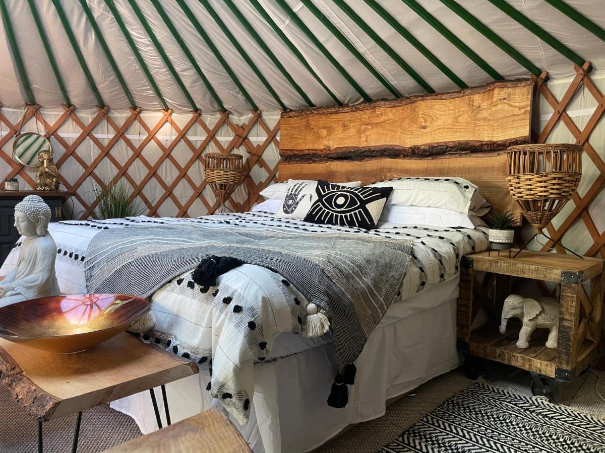 Отель O Dan Y Coed Luxury Yurt With Hot Tub Chwilog Экстерьер фото
