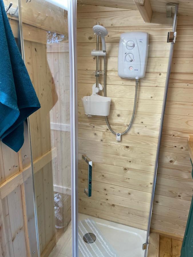 Отель O Dan Y Coed Luxury Yurt With Hot Tub Chwilog Экстерьер фото