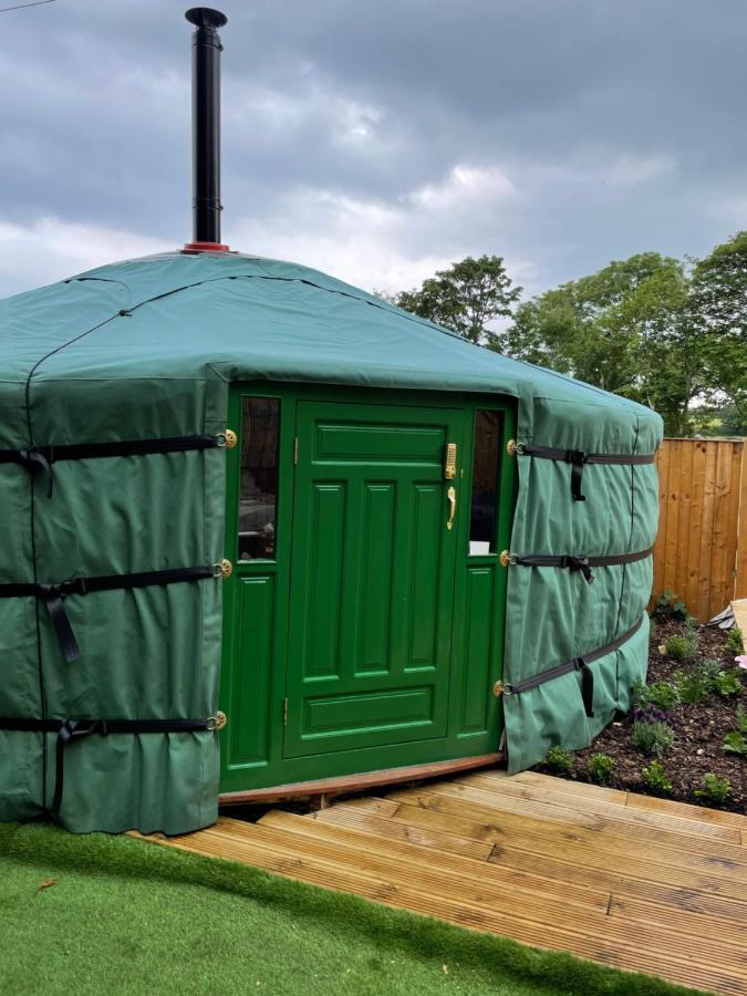 Отель O Dan Y Coed Luxury Yurt With Hot Tub Chwilog Экстерьер фото