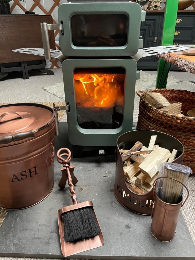 Отель O Dan Y Coed Luxury Yurt With Hot Tub Chwilog Экстерьер фото